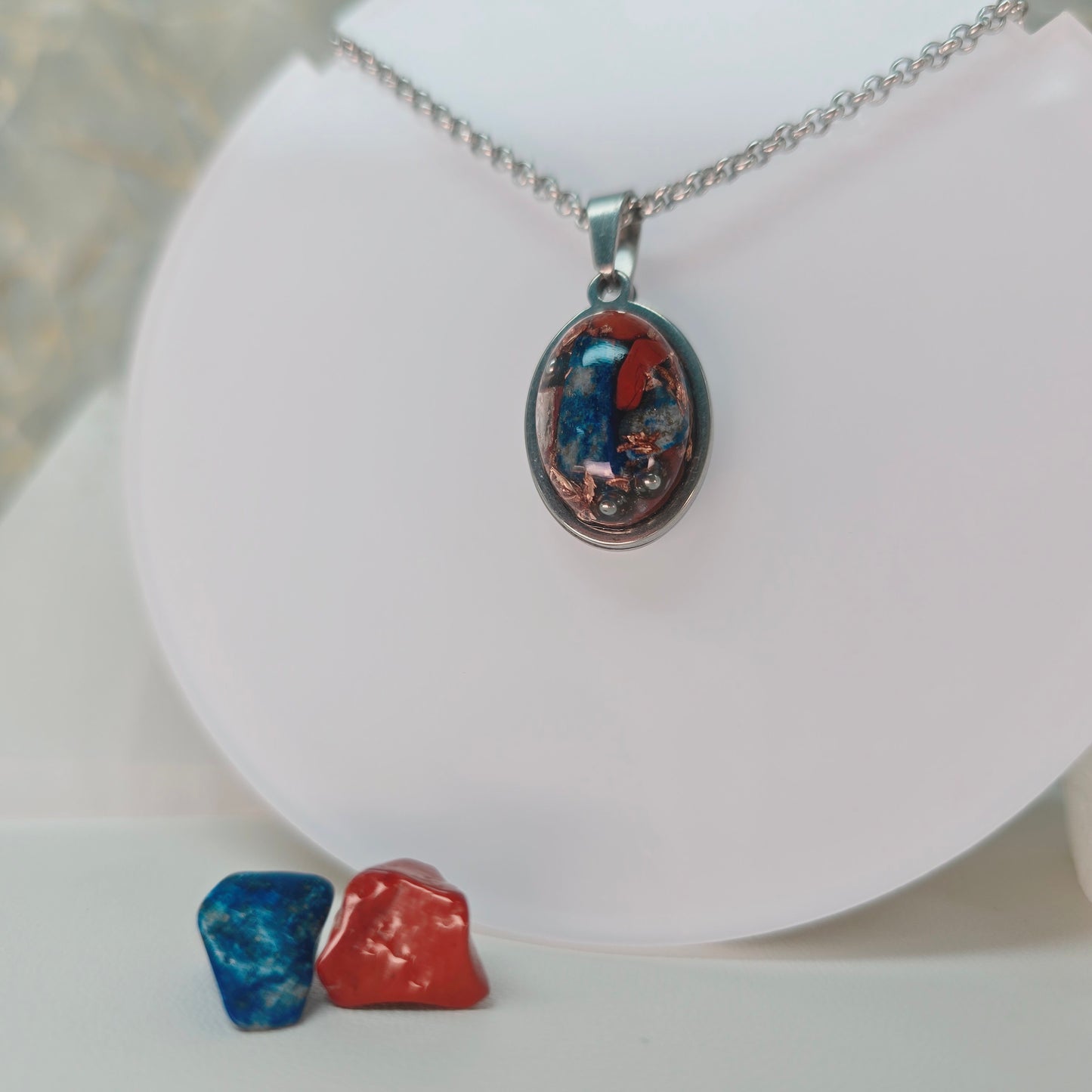 Foco, Autoconhecimento e Estabilidade | Orgonite com Lapis Lazuli e Jaspe Vermelho