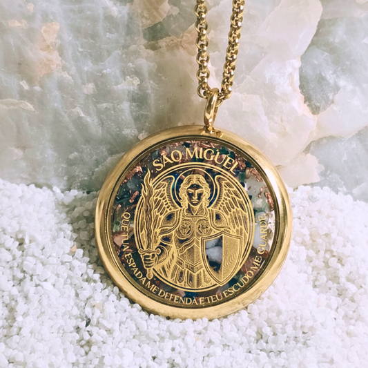 São Miguel Arcanjo: A Espada de Defesa e o Escudo de Proteção